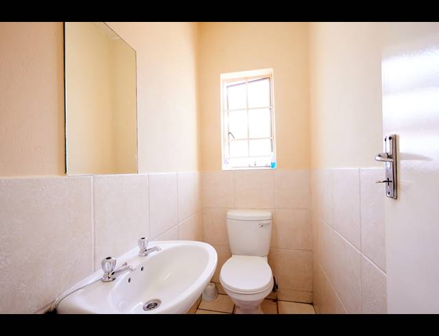 2 BEDROOM TOWNHOUSE FOR SALE IN NOORDWYK